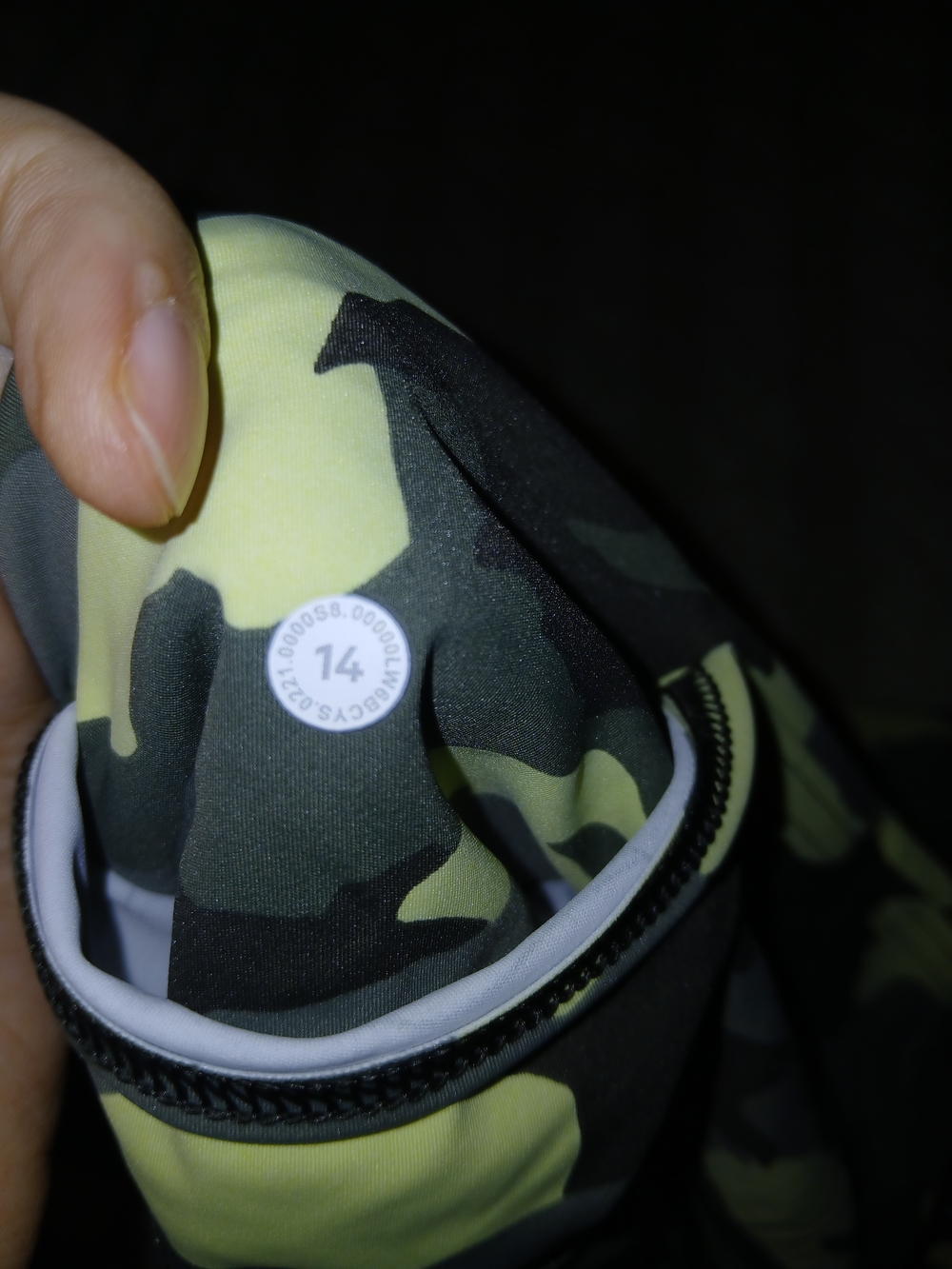 NWOT Lululemon Leggings - Size 14 - 23" Inseam - Green Camouflage - Picture 5 of 7